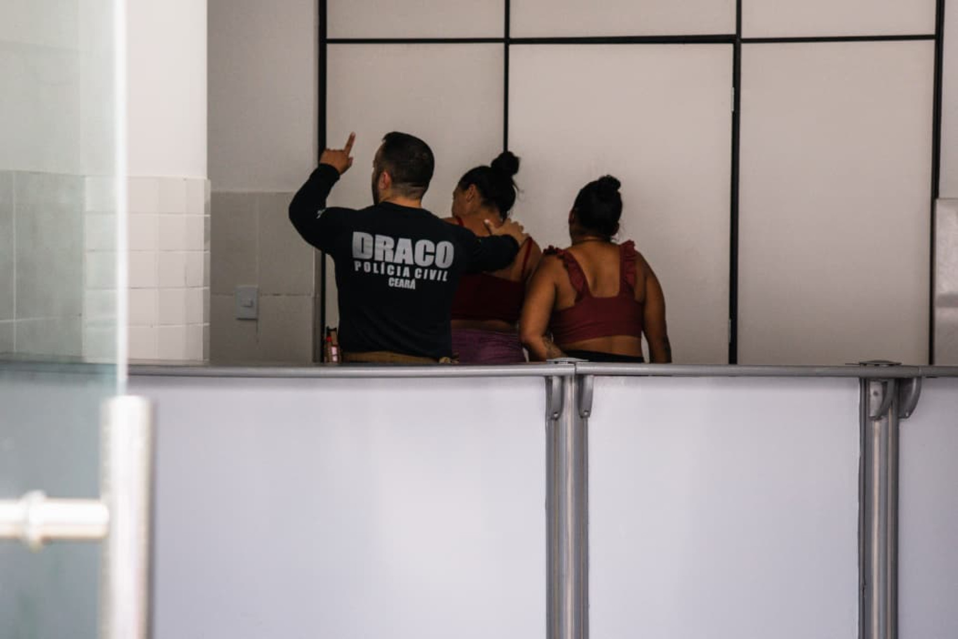 Mulheres detidas são irmã e companheira de um dos suspeitos presos 