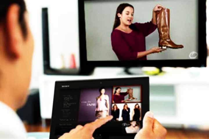 No início, a novidade poderá ser acessada por meio de conversores conectados às televisões já existentes. Com o tempo, os aparelhos novos deverão sair de fábrica com o sistema integrado. 

