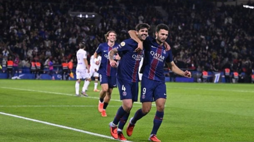 Ousmane Dembélé foi homenageado após conquistar a Bola de Ouro