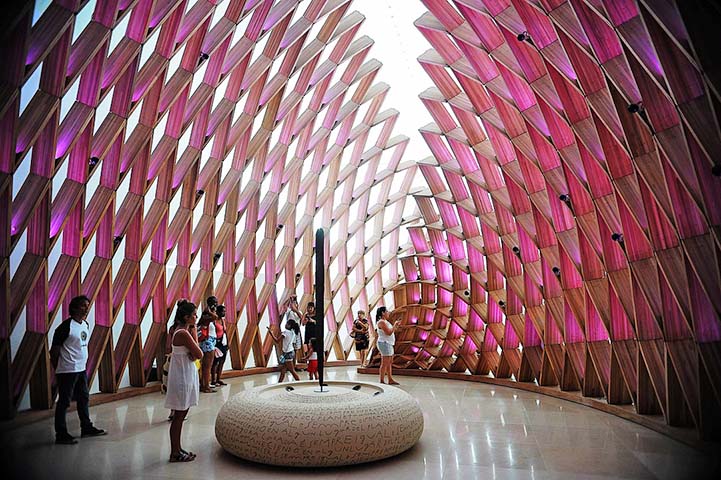 Além disso, o Brasil tem diversos museus com acervos que reúnem obras de arte, peças folclóricas, documentos históricos, produtos típicos, inovações tecnológicas e riquezas naturais. Espaços para valorizar o passado e celebrar o futuro (na foto, Museu do Amanhã). Veja museus brasileiros que são espetaculares. 