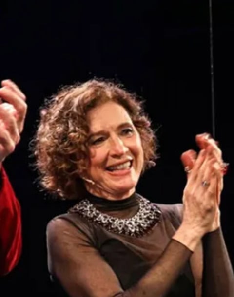 Natália do Vale voltou ao teatro após 20 anos na peça de Miguel Falabella “A sabedoria dos pais”, ao lado de Herson Capri. Sua última peça tinha sido “Capitanias Hereditárias - Stella” em 2002.
