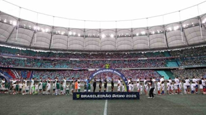 Lesões de Lucas Evangelista e Piquerez aumentam insatisfação do clube com o estado do campo em derrota para o Bahia