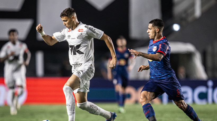 O Santos vai enfrentar o Bragantino hoje, 28, pelo Brasileirão. 