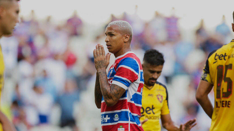 Deyverson foi titular do Fortaleza no jogo passado