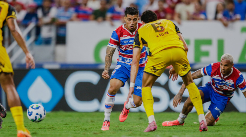 FORTALEZA, CEAR&Aacute;, BRASIL, 26-09-2025: Guzm&aacute;n. Jogo Fortaleza x Sport, pela S&eacute;rie A do Campeonato Brasileiro. Na foto, o jogador Yeison Guzm&aacute;n. (Foto: Fernanda Barros/ O Povo)