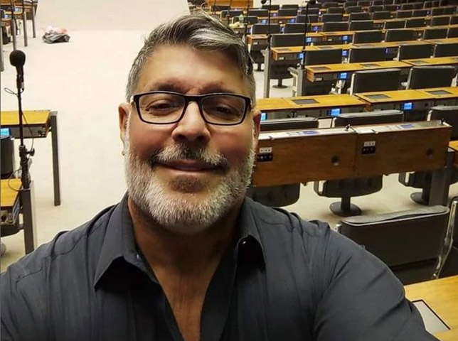 Frota se defendeu das acusações, alegando que está sendo alvo de uma tentativa de censura por denunciar irregularidades.