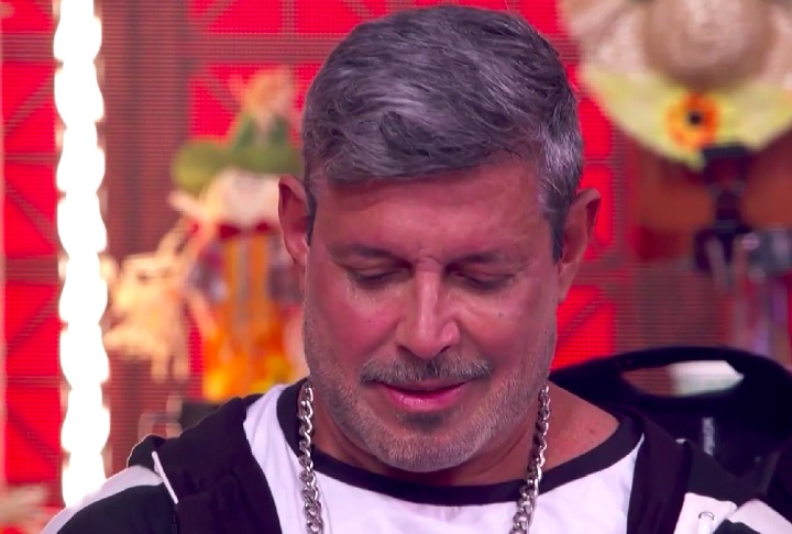 Sofri muito, mas calado. Sempre me virei, disse Frota, que chorou durante a leitura e expressou o desejo de se reinventar para ser um bom exemplo para sua filha Bella, nascida em 9 de fevereiro de 2019.