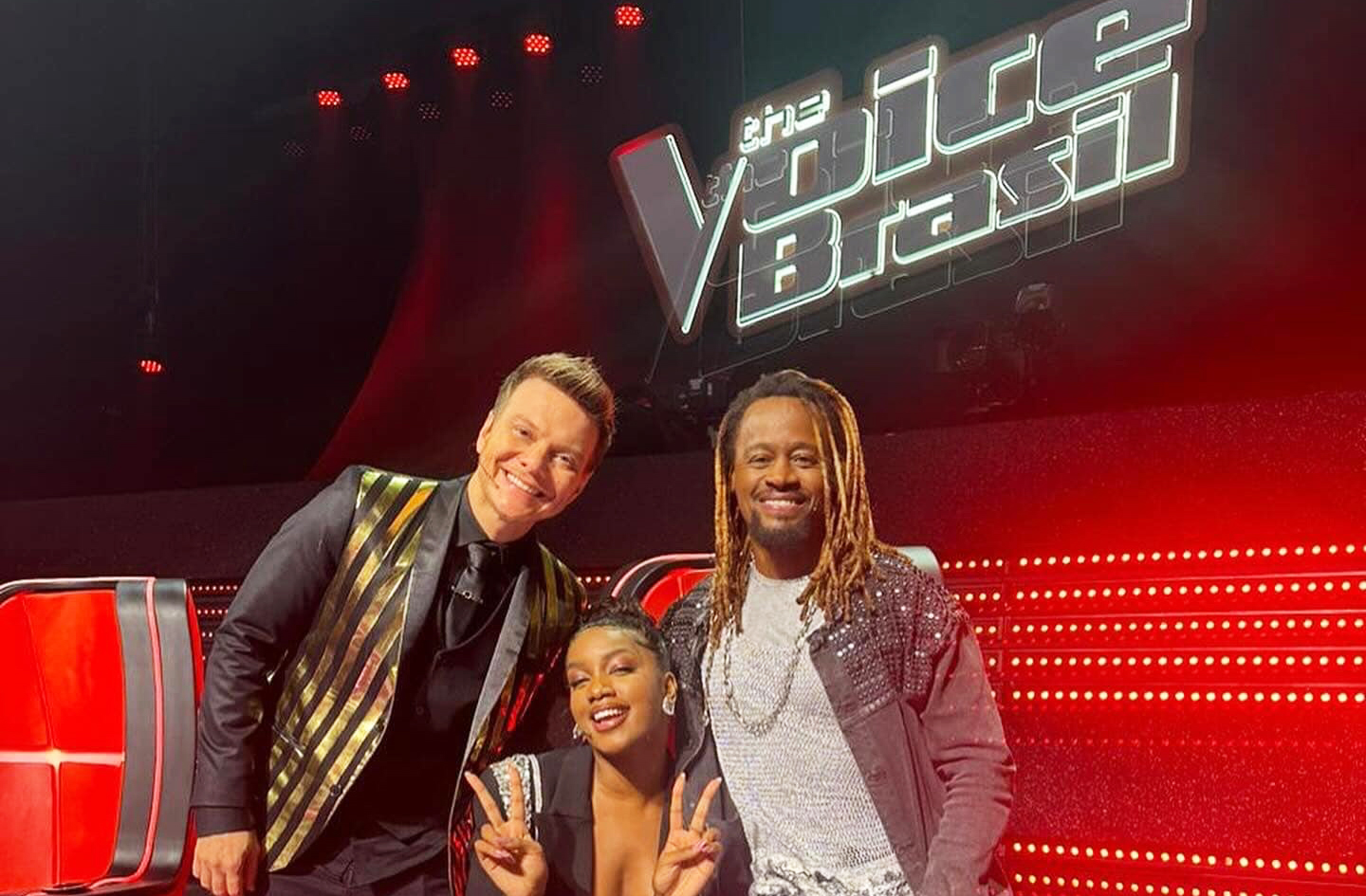 Em 2022, foi jurado do programa The Voice+, mostrando seu olhar técnico e sensível para novos talentos. Com empatia e experiência, Toni incentivou candidatos maduros a explorarem sua autenticidade artística, reforçando a importância da representatividade na música brasileira.