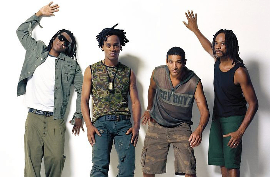 Entrou para o Cidade Negra em 1994, em substituição a Rás Bernardo. Com Toni, a banda ganhou um estilo mais pop e dançante, sem perder a essência do reggae. Sua chegada marcou uma nova fase de sucesso comercial e reconhecimento nacional, com letras que misturavam crítica social e mensagens de esperança.