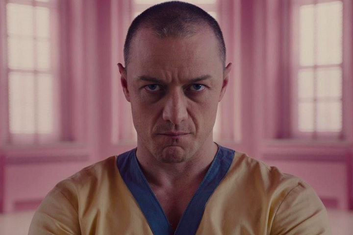 Ele também reprisou o personagem em Vidro, o desfecho da trilogia lançado em 2019.