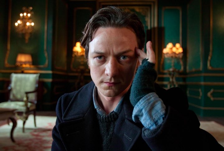 A consagração veio em Hollywood com o papel do jovem Charles Xavier, o Professor X, em X-Men: Primeira Classe, lançado em 2011.