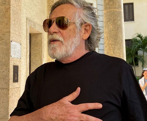 Com a instauração do AI-5, em 1968, sua oposição ao regime militar o levou a ficar um tempo exilado na Europa. 