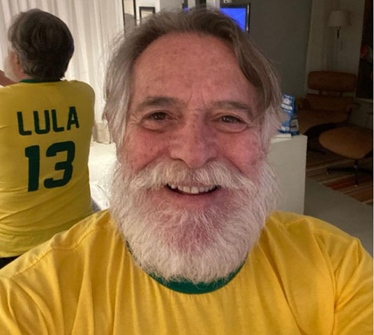 Conhecido por sua longa trajetória no teatro, cinema e televisão, José de Abreu se tornou uma figura polêmica em anos recentes por conta do seu forte posicionamento político. Relembre sua trajetória!