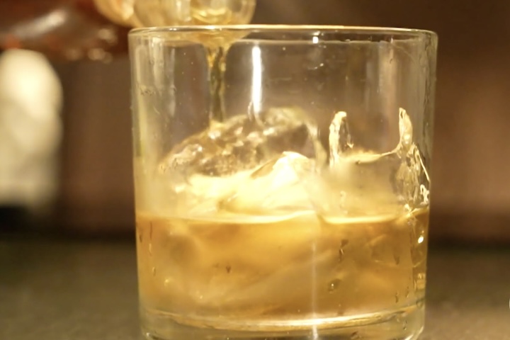 Vários casos de intoxicação por bebidas adulteradas com metanol na Grande São Paulo têm chamado a atenção nessa última semana de setembro.