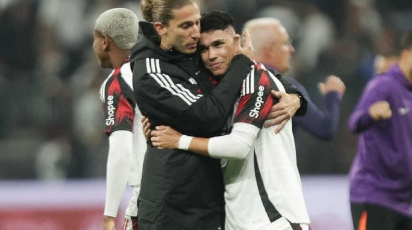 Ponta é o jogador de linha com mais partidas pelo Rubro-Negro e foi fundamental na vitória por 2 a 1 sobre o Corinthians