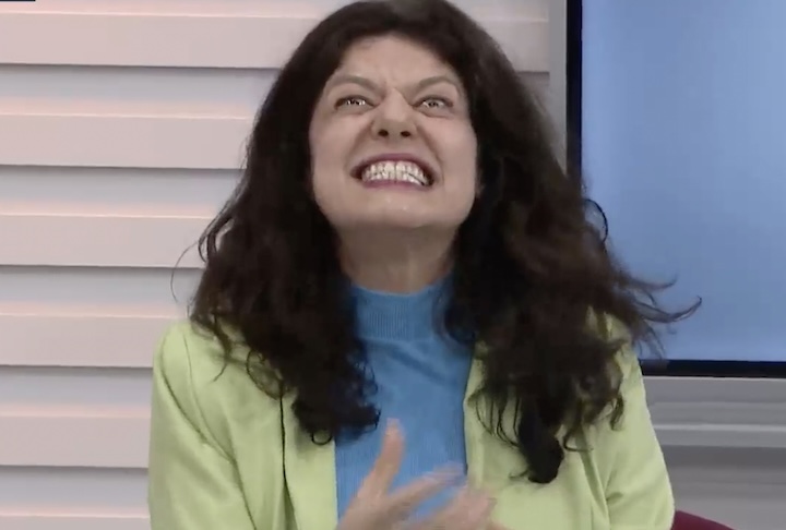 Também não houve susto e nem encerrei o jornal por causa da performance. É que eu precisei interrompê-la porque o jornal já estava acabando mesmo, explicou a jornalista.