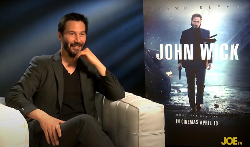 Keanu tambem é generoso com a equipe de trabalho. O ator chegou a dar de presente 55 mil reais para a equipe do quarto filme de John Wick.