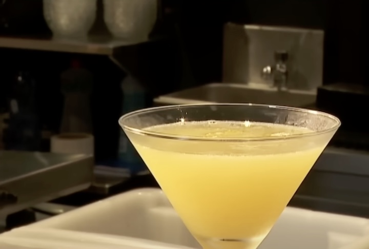 Diante de qualquer suspeita de intoxicação, é fundamental buscar atendimento médico de emergência imediatamente. 