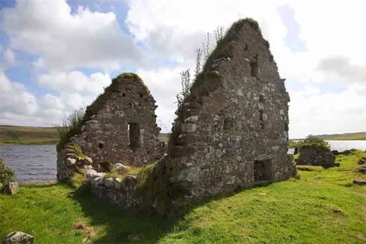 Hoje, o local é preservado pelo Finlaggan Trust, que mantém um centro de visitantes e promove pesquisas arqueológicas, revelando detalhes sobre a vida política e social da época.