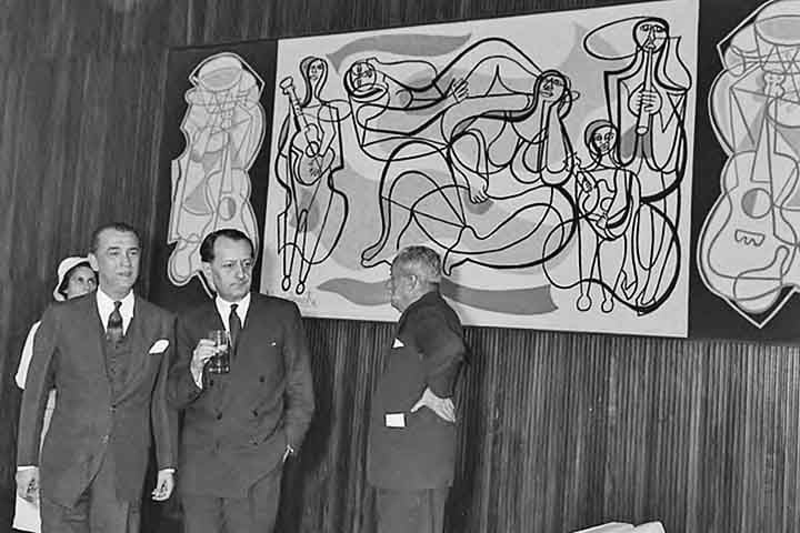 Após um período no exílio, ele retornou ao Brasil em 1967, mas permaneceu afastado da vida pública até sua morte trágica em um acidente de carro, em 1976, na Via Dutra - que liga São Paulo ao Rio de Janeiro. 
