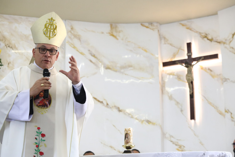 Missa foi celebrada por dom Greg&oacute;rio Paix&atilde;o, arcebispo de Fortaleza