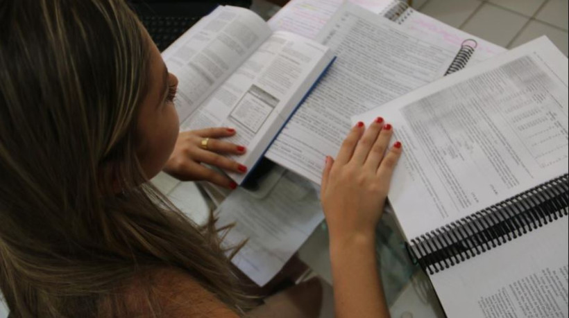 Mais de 2,5 mil vagas em concursos e sele&ccedil;&otilde;es sob disputa