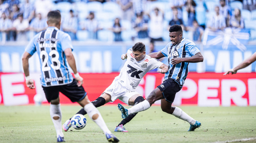 Santos e Grêmio se enfrentam hoje, 1°, pelo Brasileirão. 