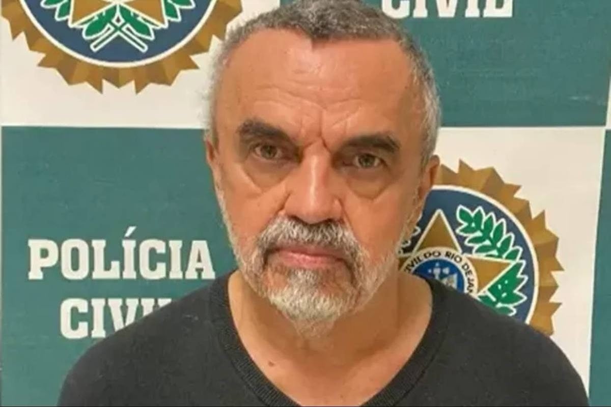 A Globo decidiu cortar quase todas as cenas de José Dumont na reprise de Terra Nostra, atualmente exibida nas tardes da emissora. O ator, preso por pedofilia desde 2023, interpretou Batista, um dos protagonistas da novela lançada em 1999.
