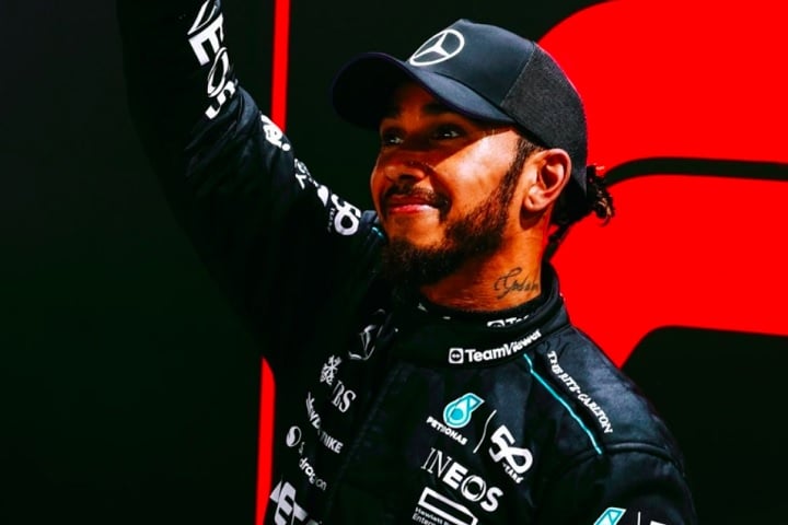 O piloto conquistou mais seis títulos mundiais (2014, 2015, 2017, 2018, 2019 e 2020), igualando e subsequentemente superando o recorde lendário de sete títulos de Michael Schumacher. 