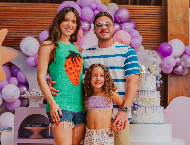 Em 2016, Wesley Safadão se casou com Thyane Dantas, com quem tem dois filhos: Ysis e Dom. Além disso, ele também é pai do citado Yhudy Lima, fruto de seu relacionamento anterior com Mileide Mihaile.
