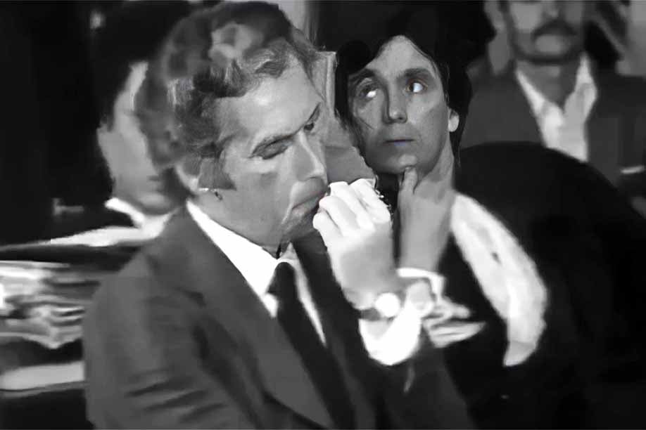 No primeiro julgamento, em 1979, a defesa de Doca Street usou a tese da “legítima defesa da honra”, alegando que Ângela teria provocado o namorado. 
