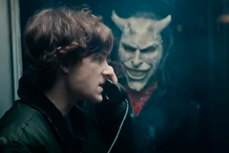 A eletrizante continuação de 'O telefone preto' chega aos cinemas