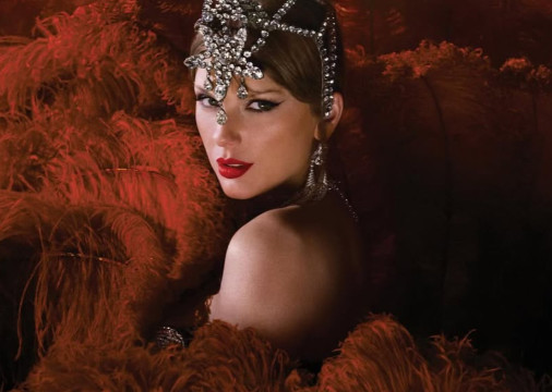 O processo de construção do álbum ocorreu durante a turnê mundial da cantora "The Eras Tour", que percorreu várias cidades do mundo entre 2023 e 2024.