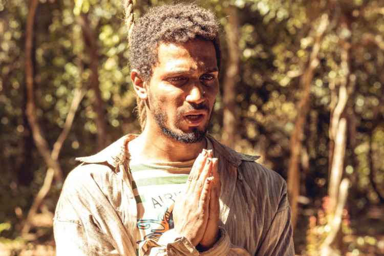 Guto Galvão em cena do filme 'Pureza' (2022), de Renato Barbieri