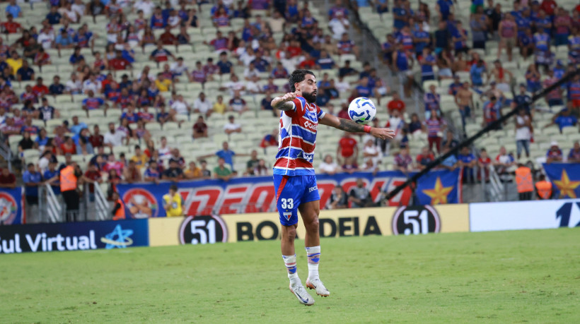 Br&iacute;tez, zagueiro do Fortaleza