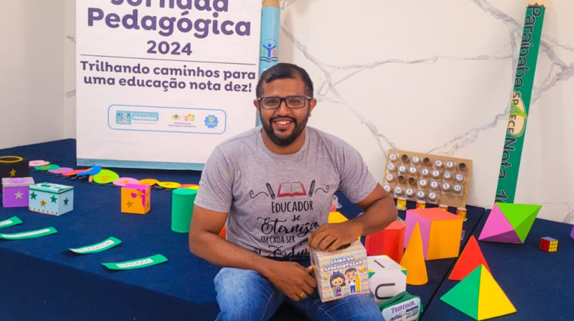  Israel Araújo cria atividades lúdicas para alfabetizar crianças no município de Paraípaba