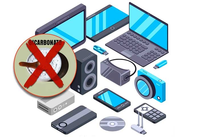 Em aparelhos eletrônicos: embora útil para limpar superfícies de uso doméstico, o bicarbonato de sódio não deve ser usado em dispositivos eletrônicos como celulares, tablets e televisores, pois pode danificar as telas sensíveis ao toque e as superfícies de plástico.