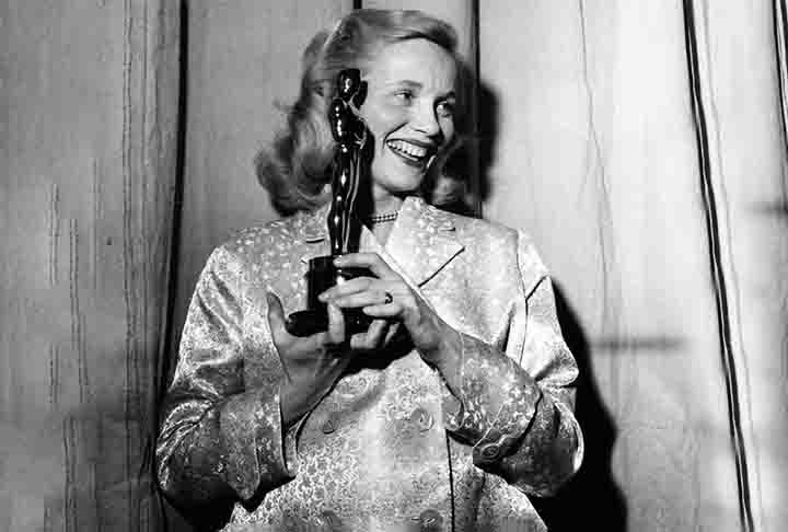 O primogênito Darrell Hayden nasceu apenas dois dias depois de Marie Saint ganhar o Oscar pela atuação em “Sindicato dos Ladrões”. 


