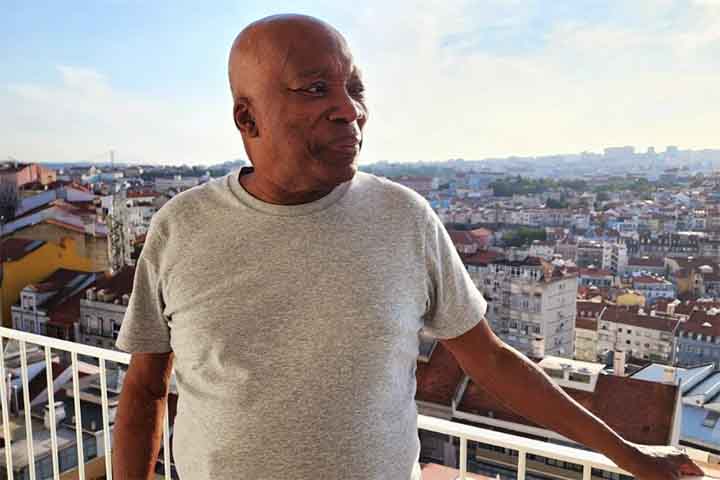 Quatro anos depois, em São Paulo, com o conjunto Som Imaginário, destacou-se com Para Lennon e McCartney, ao lado de Fernando Brant, Márcio Borges, Lô Borges, no Clube da Esquina.