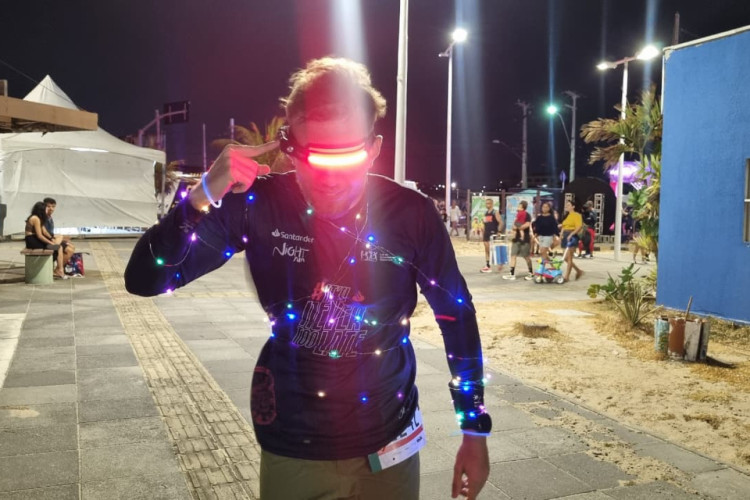 Mateus Ces&aacute;r, desenvolvedor de software, na Night Run