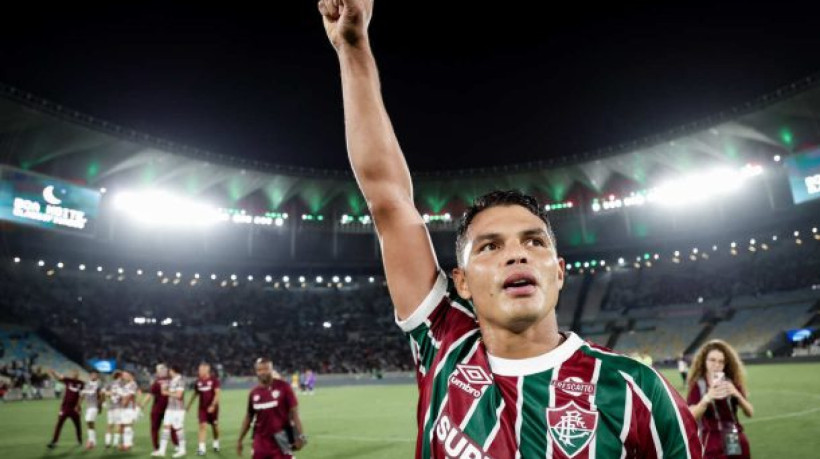 Zagueiro completou 200 jogos pelo Tricolor durante a vitória por 3 a 0 sobre o Atlético-MG, neste sábado (04), no Maracanã