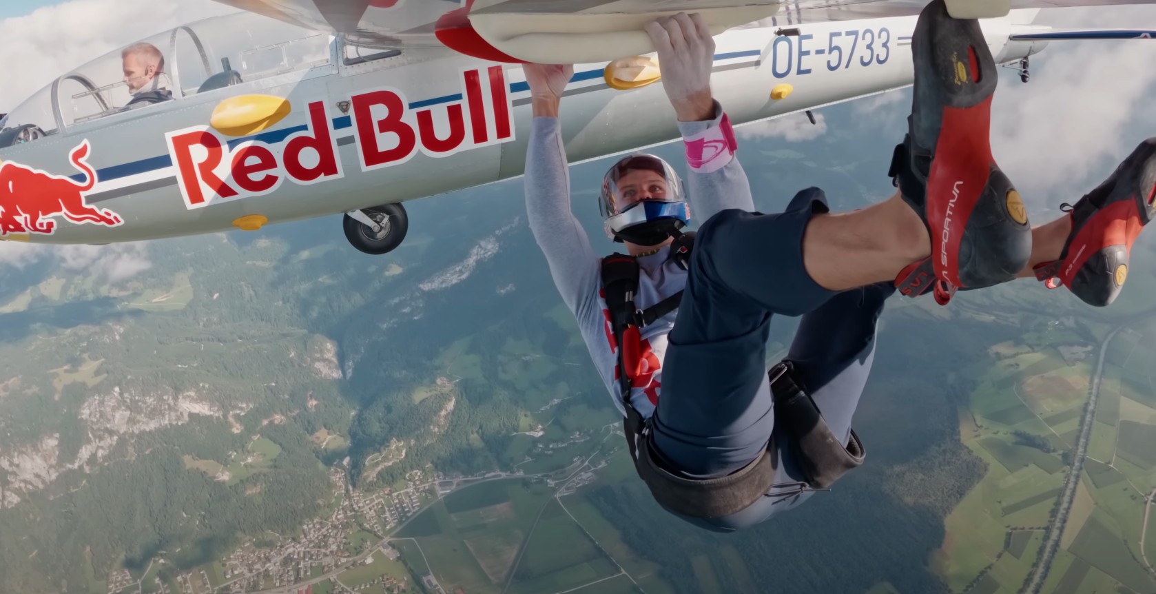 Assim, desafiou não apenas a gravidade, mas também fatores extremos como ventos que chegavam a 100 km/h e temperaturas abaixo dos 10 °C.