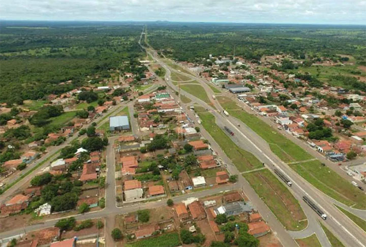 A cidade de Oliveira de Fátima, no Tocantins, tem  1.164 habitantes na oitava colocação da lista. A dimensão territorial é de 209,3 km², com 5,5 habitantes por km².