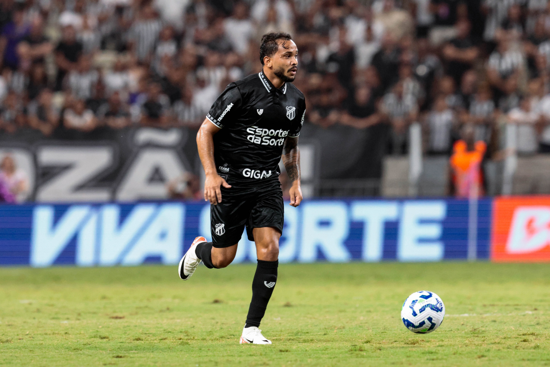 Lourenço volta de suspensão contra o Flu (Foto: Samuel Setubal)