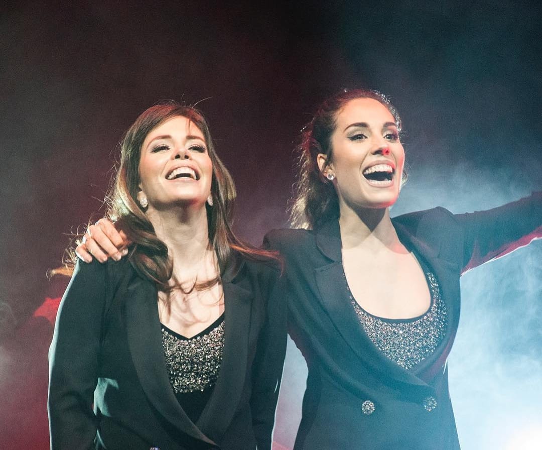 Juntas, criaram no YouTube um canal chamado Apenas Existindo e se apresentaram em diversos shows, como em  Desafiando a Amizade, “Baile das Bruxas” e “Receitas Para Um Natal Feliz”. 
