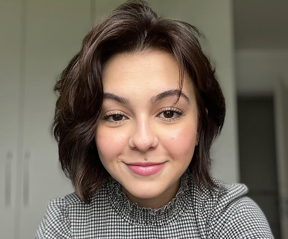 Ela comentou ainda que não fez boletim de ocorrência contra o estuprador porque achava que assim esqueceria o ocorrido e também por se sentir um pouco culpada. Klara relatou que ficou devastada, sem confiar em ninguém e com força só para tomar a pílula do dia seguinte. 
