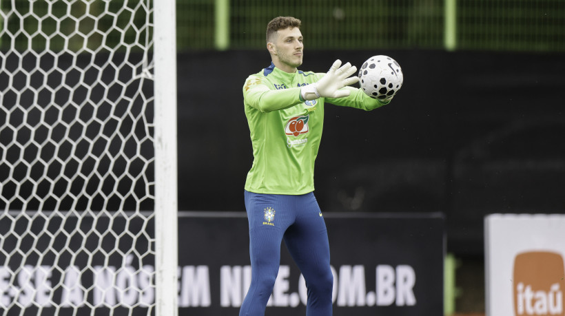 Goleiro Bento em treino da seleção brasileira no Goyang Stadium, na Coreia do Sul