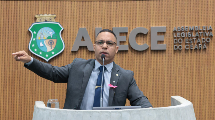 David Vasconcelos é suplente de deputado e exerce mandato durante licença de Carmelo Neto