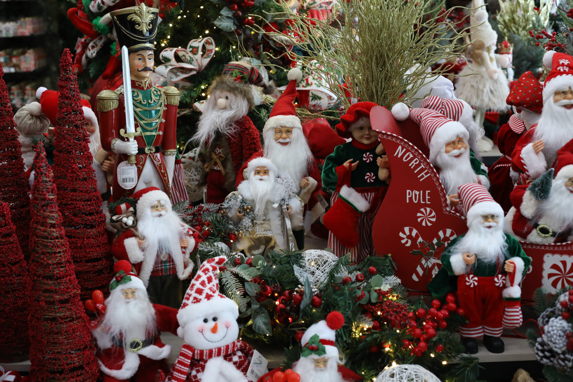 FORTALEZA-CE, BRASIL,07.10.2025: Decoração de Natal da Mormaço. Reportagem já chegou o Natal  (Fotos: Fabio Lima/OPOVO) (Foto: FÁBIO LIMA)
