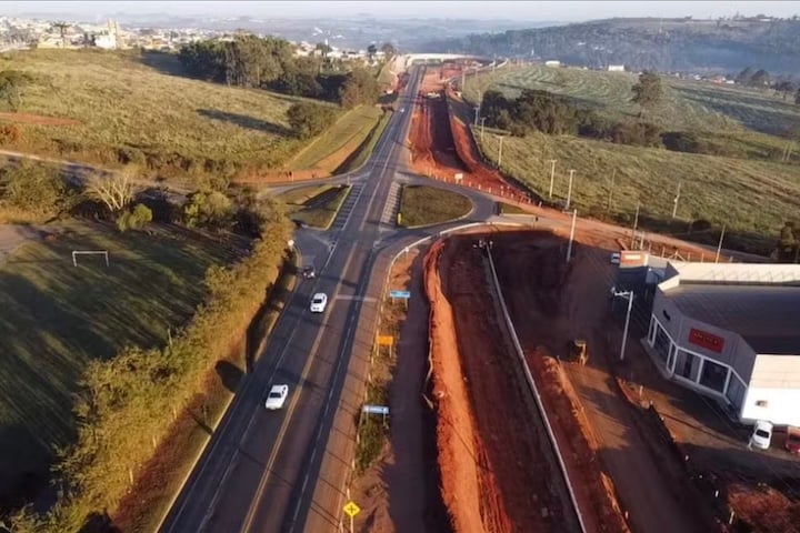 De acordo com a Agência de Transporte do Estado de São Paulo (Artesp), a carreta invadiu a pista contrária no km 270.